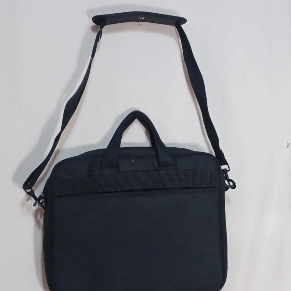 HP LAPTOP BAG LOTS OF COMPARTMENTS FITS UP TO 16.1